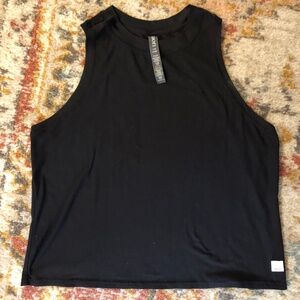 Vuori  crop tank top, black, size small, great condition!